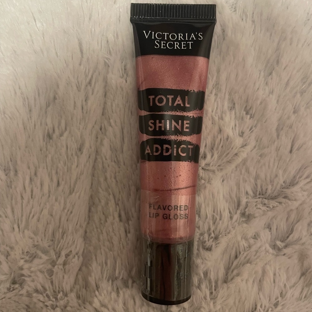 NEW💋✨Victoria’s Secret Total Shine Addict Flavored Lip Gloss in Berry Flash